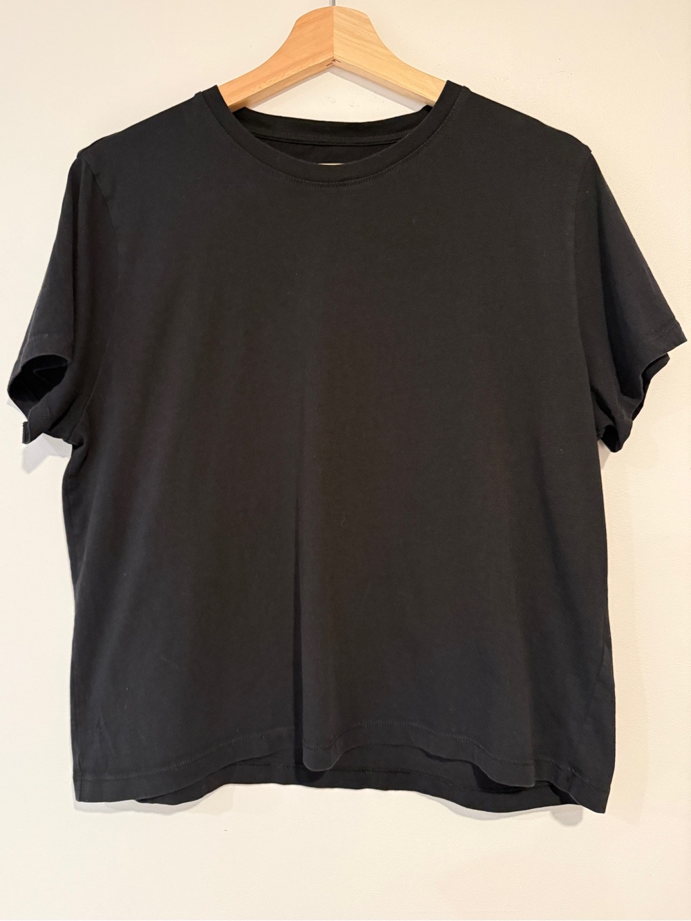 Everlane Women’s Boxy Cut Tee - Black Large